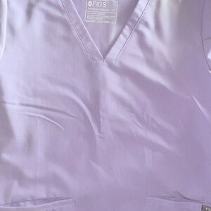Figs Lavender Dew Casma Scrub top